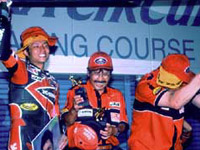 2000年レースの歴史写真
